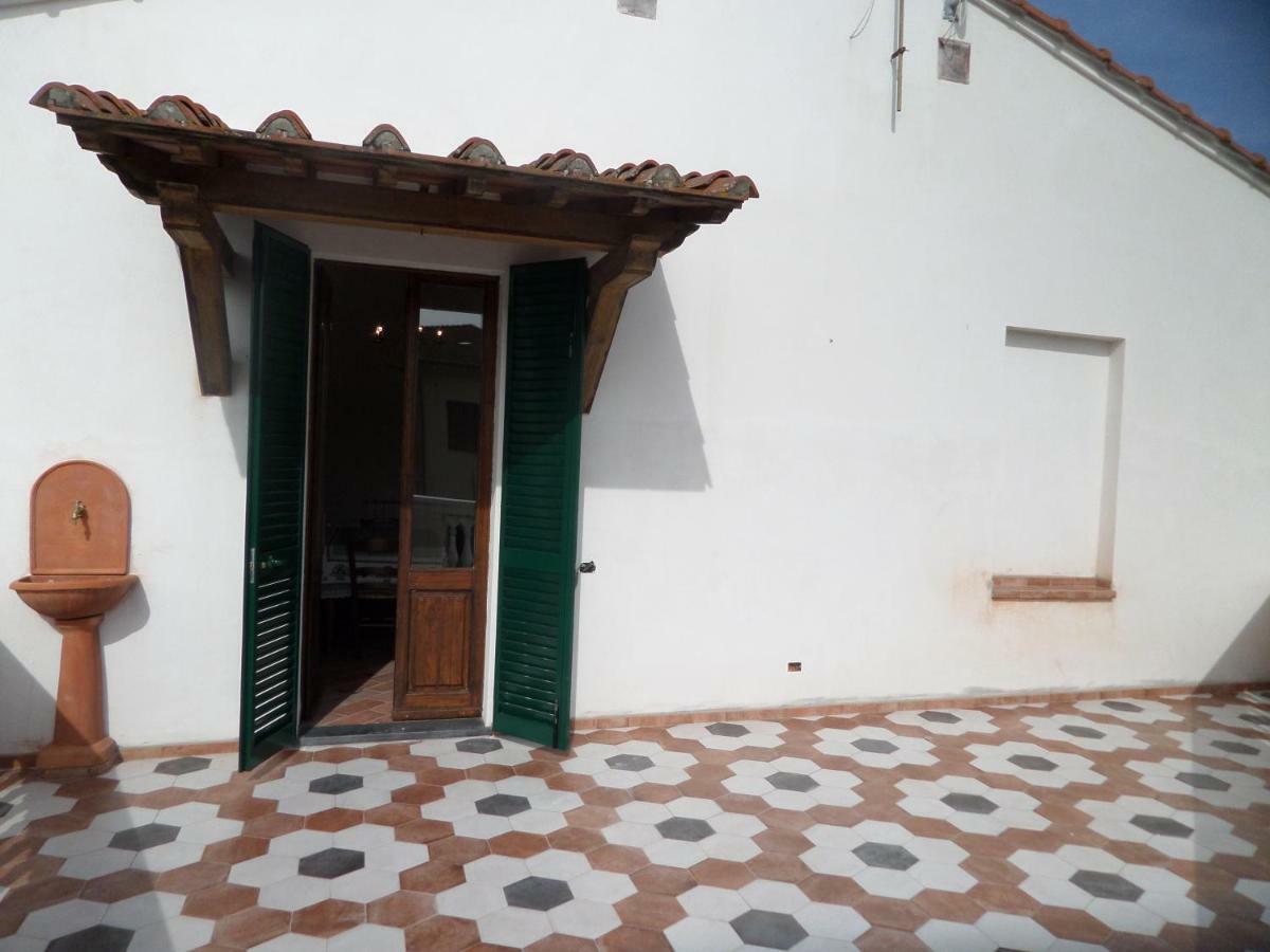 La Terrazza Apartment Палая Екстериор снимка